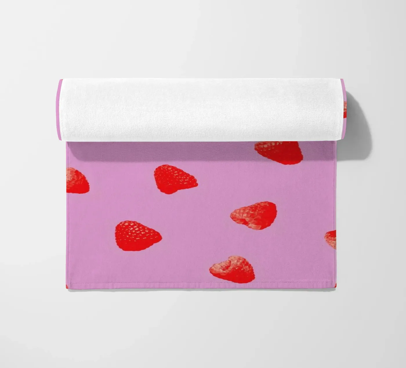 Raspberry Heaven Strandtuch von STUDIO LEEMO