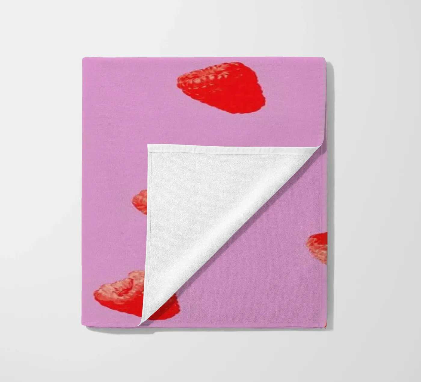 Raspberry Heaven Strandtuch von STUDIO LEEMO