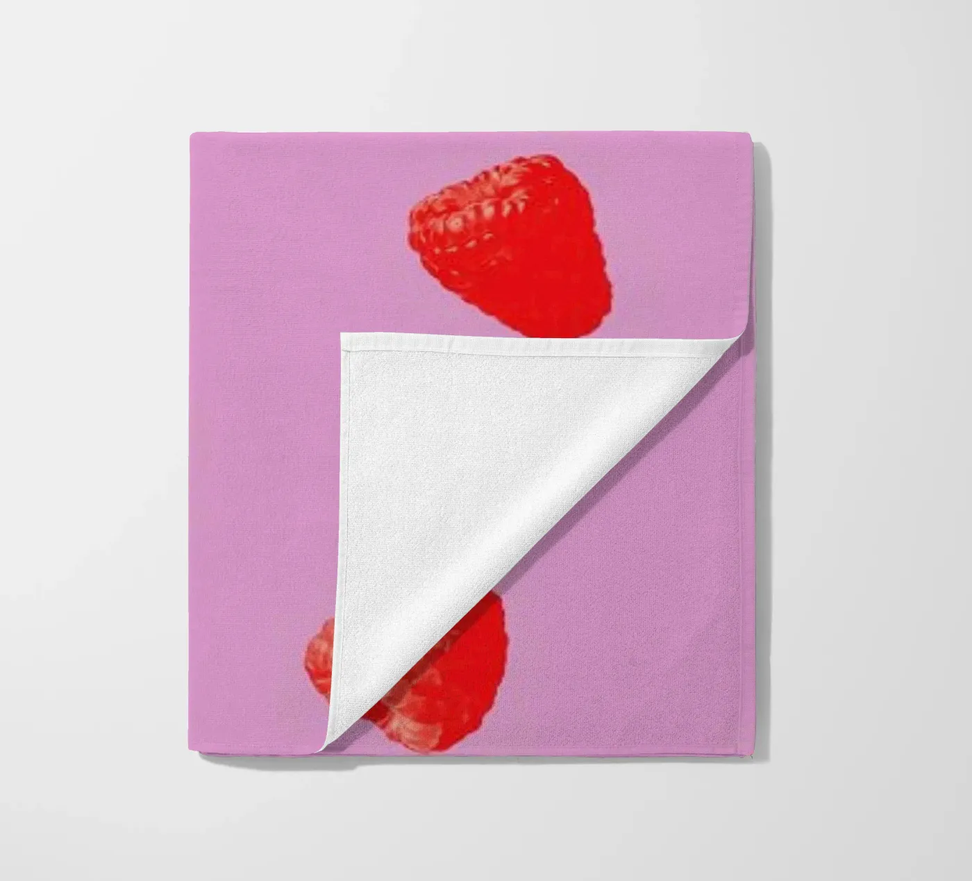 Raspberry Heaven Strandtuch von STUDIO LEEMO