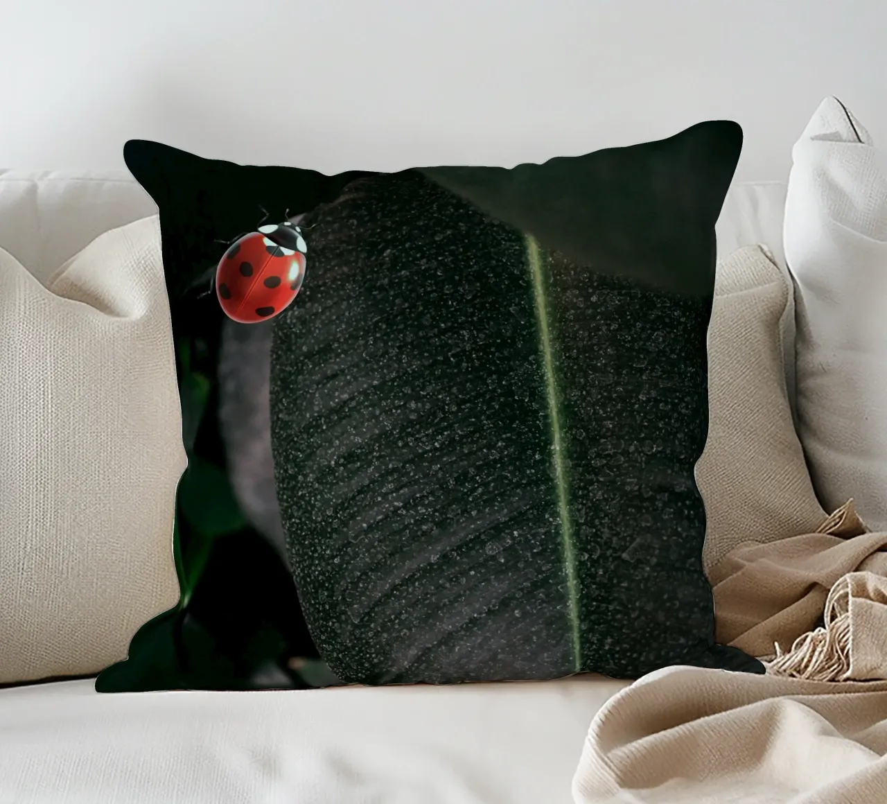 Red ladybug cuscino da LisaArtes