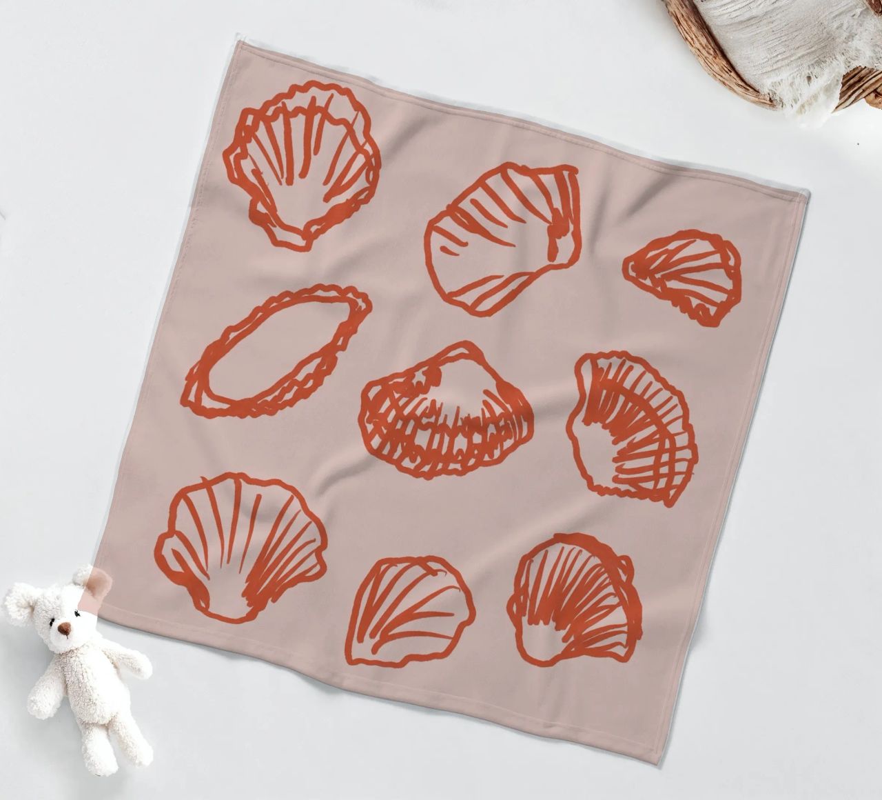 Shell Secrets No 1 coperta in pile da treechild