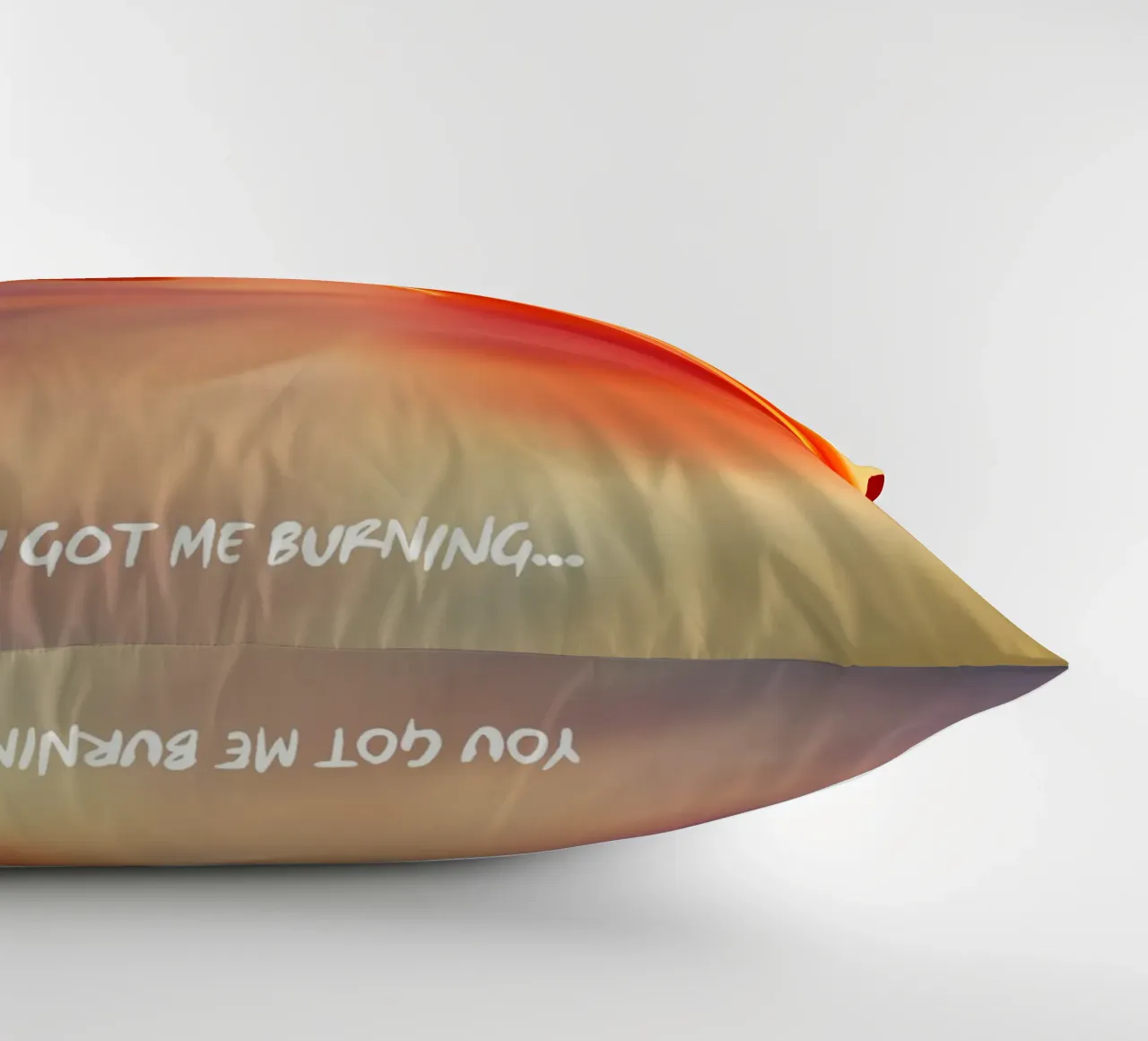 Got me Burning cuscino da Ma Lo Creative Studio