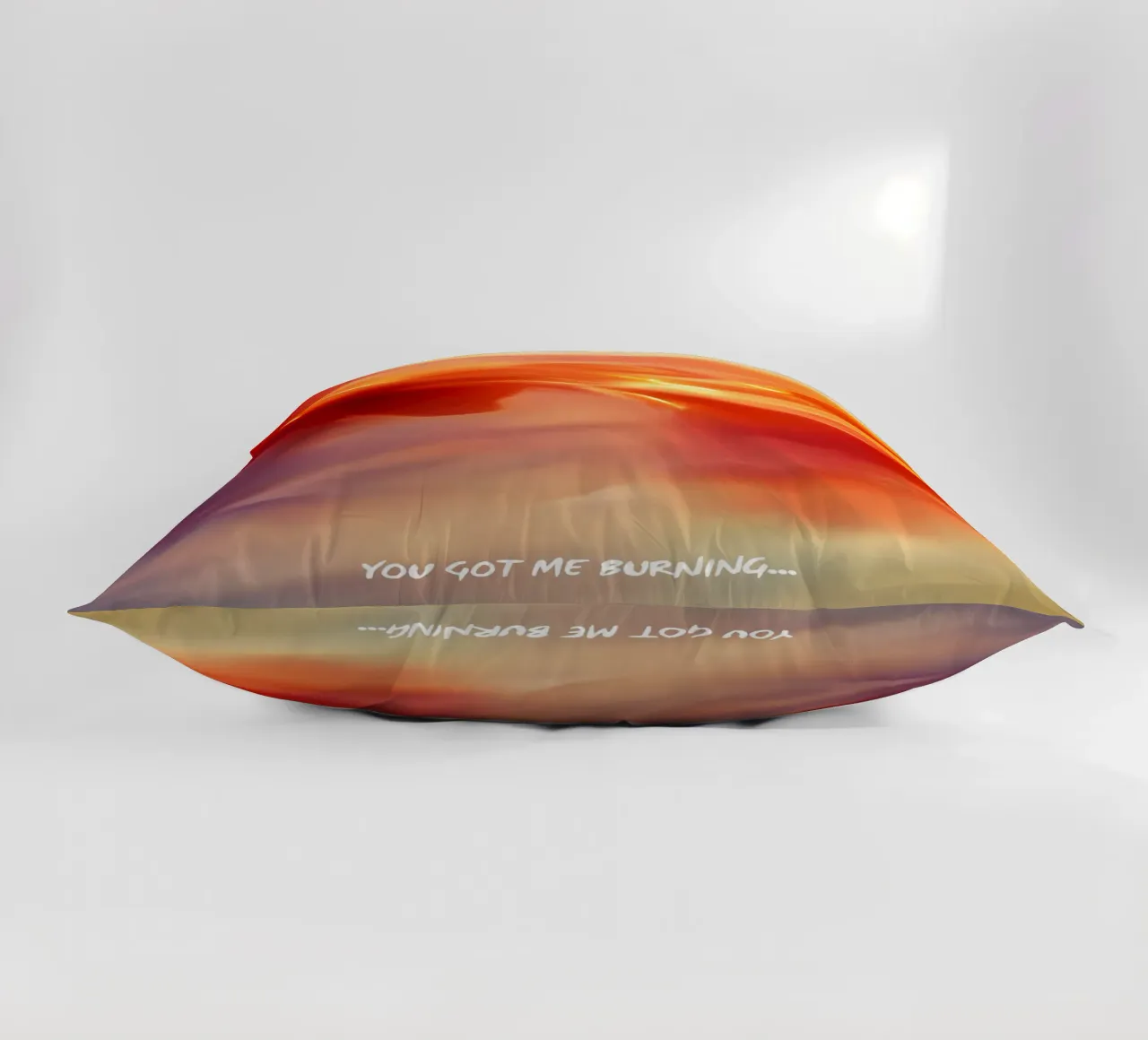 Got me Burning cuscino da Ma Lo Creative Studio