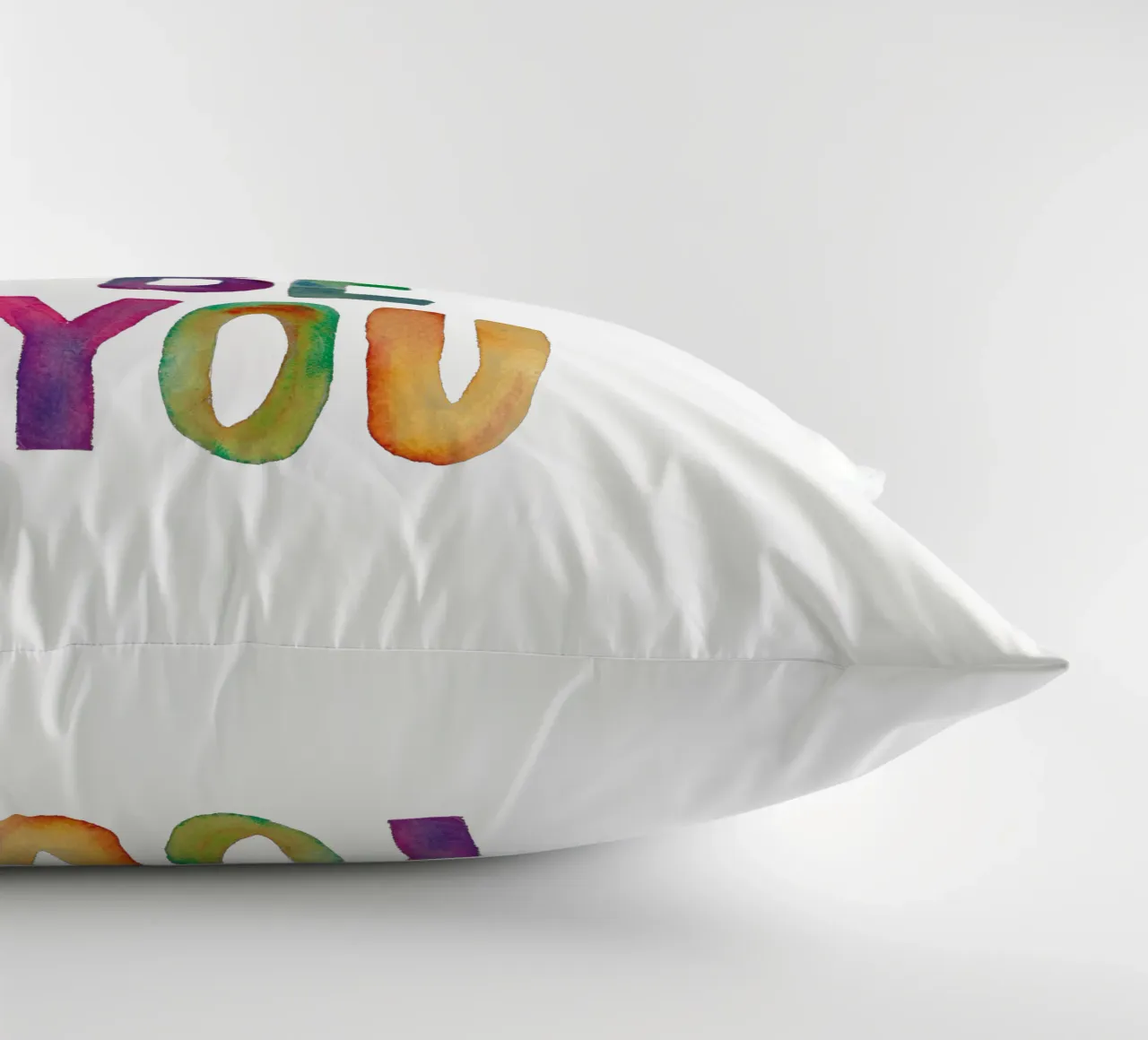 Just Be You - Design tipografico arcobaleno per bambini cuscino da THE MOTIVATED TYPE