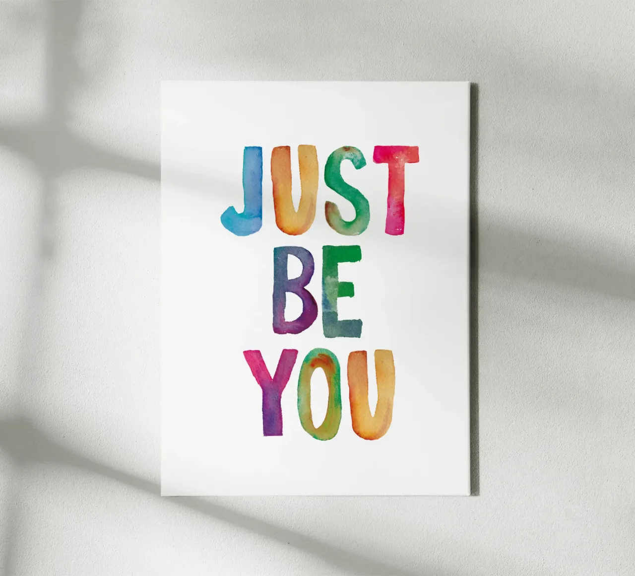 Just Be You - Design tipografico arcobaleno per bambini tela con Cornice a cassetta da THE MOTIVATED TYPE