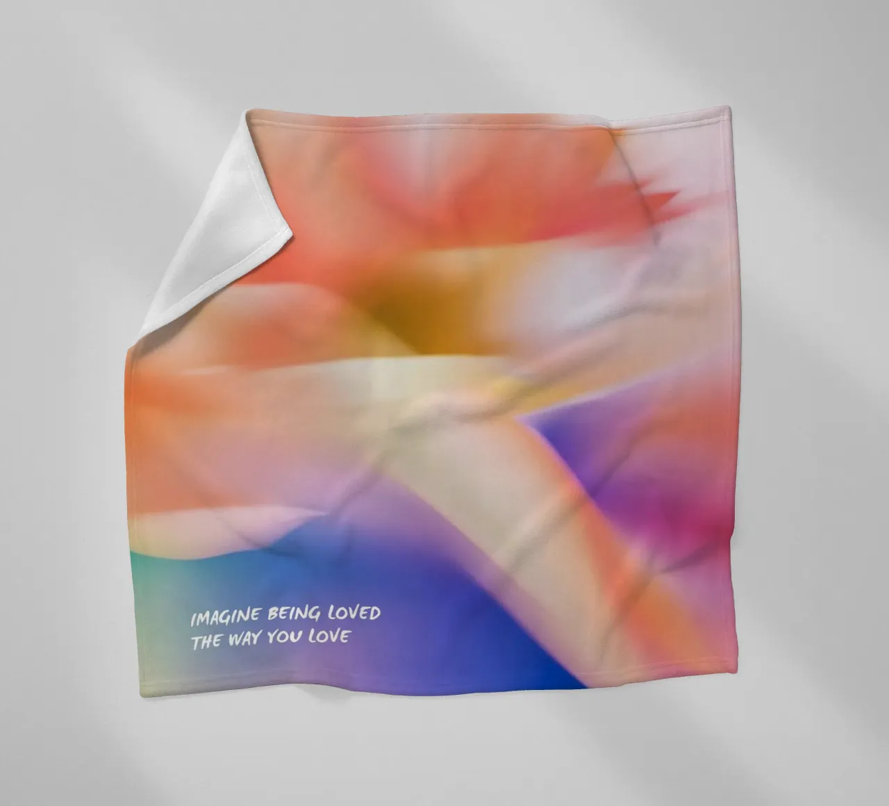 Imagine Being Loved coperta in pile da Ma Lo Creative Studio