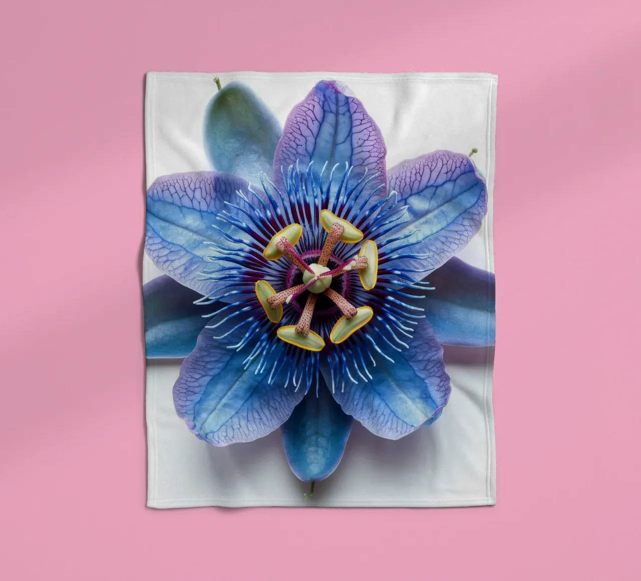 Passiflora 4 coperta in pile da Bold Blooms