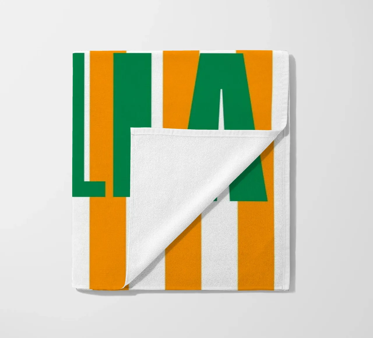 "Ciao Bella" – Bold and Bright Stripe Print telo mare da PrintCessStudio