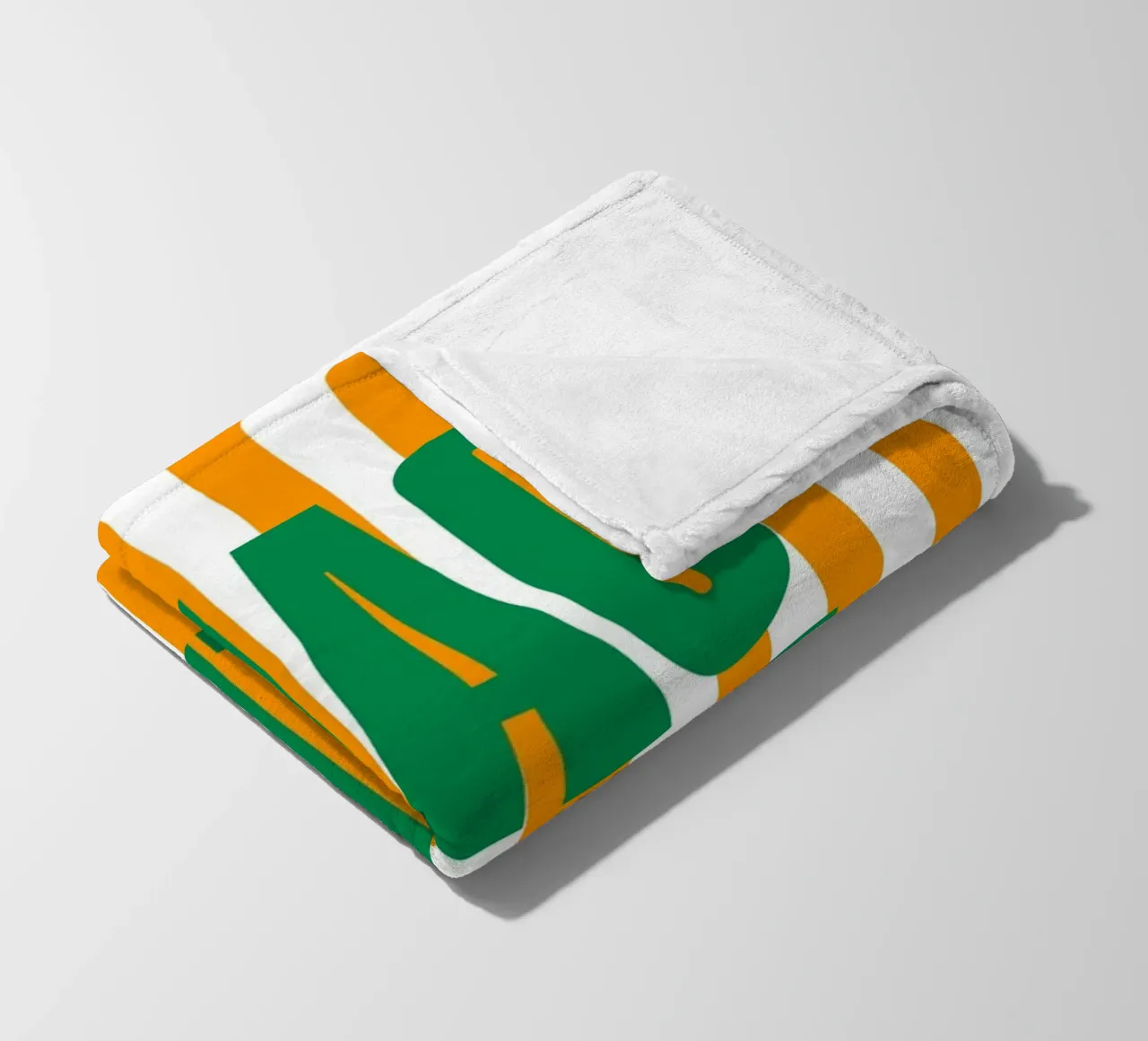 "Ciao Bella" – Bold and Bright Stripe Print coperta in pile da PrintCessStudio