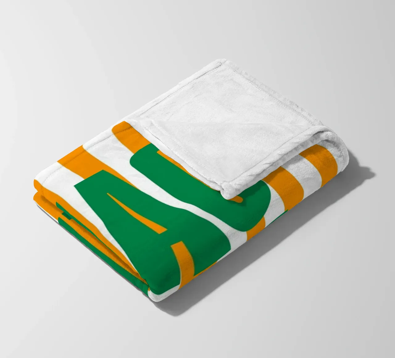 "Ciao Bella" – Bold and Bright Stripe Print coperta in pile da PrintCessStudio