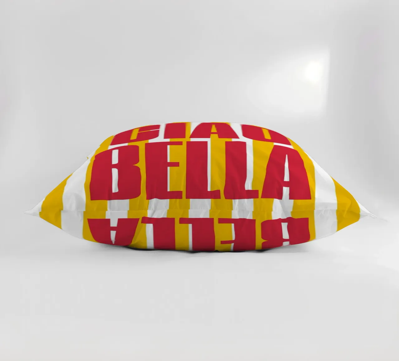 "Ciao Bella" – Vibrant Stripe Statement Print coussin de PrintCessStudio