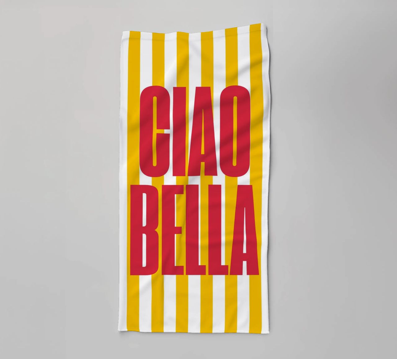 "Ciao Bella" – Vibrant Stripe Statement Print asciugamano da bagno da PrintCessStudio
