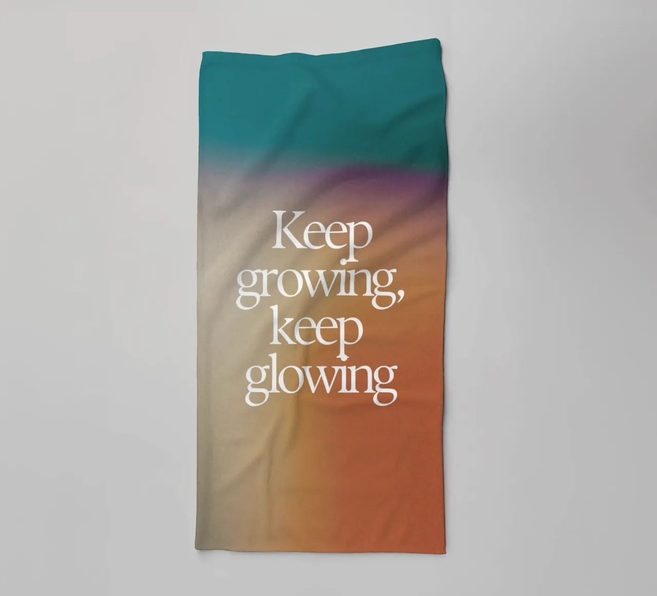 "Keep Growing, Keep Glowing" – Empowering & Uplifting Print asciugamano da bagno da PrintCessStudio