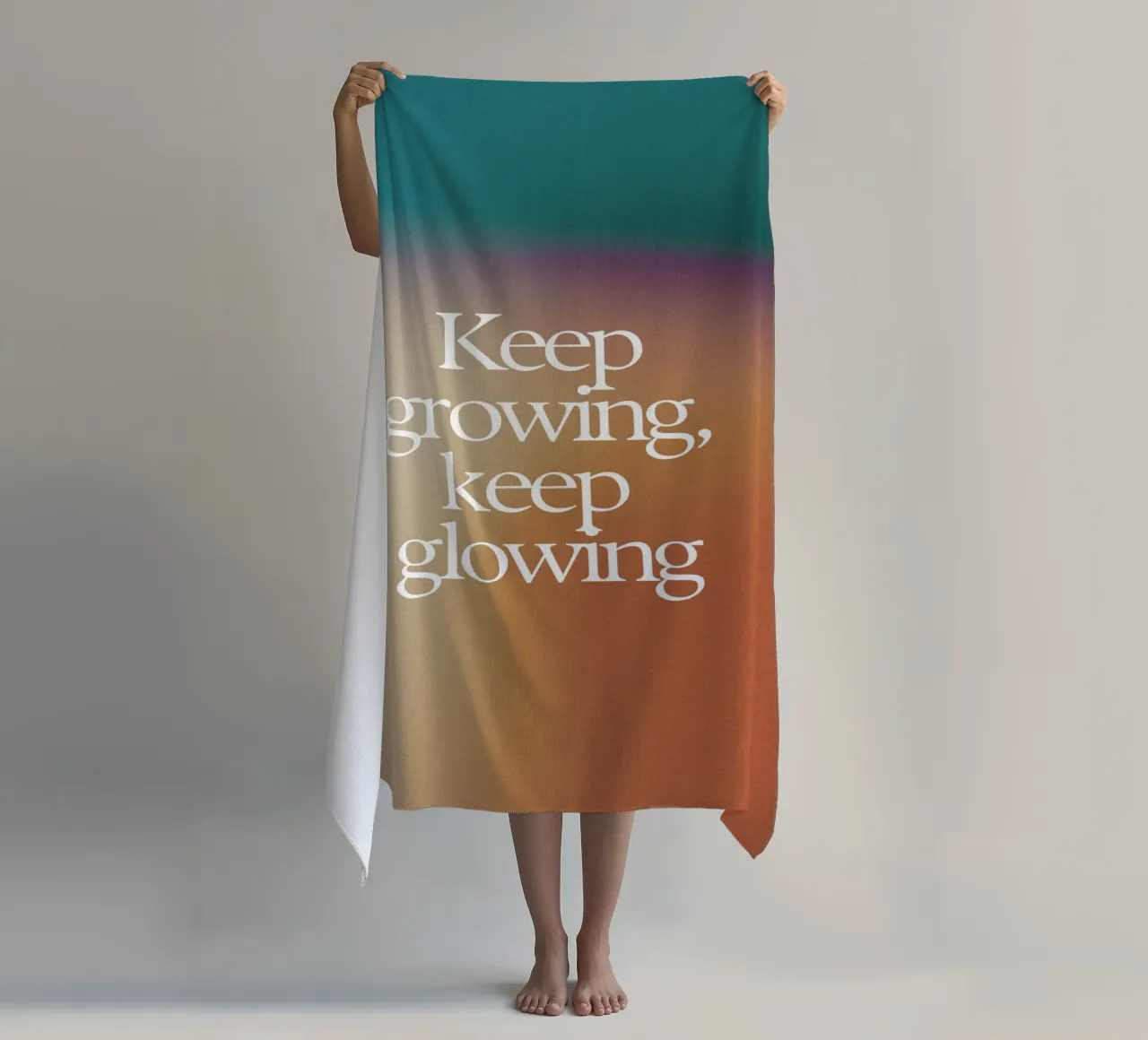 "Keep Growing, Keep Glowing" – Empowering & Uplifting Print telo mare da PrintCessStudio