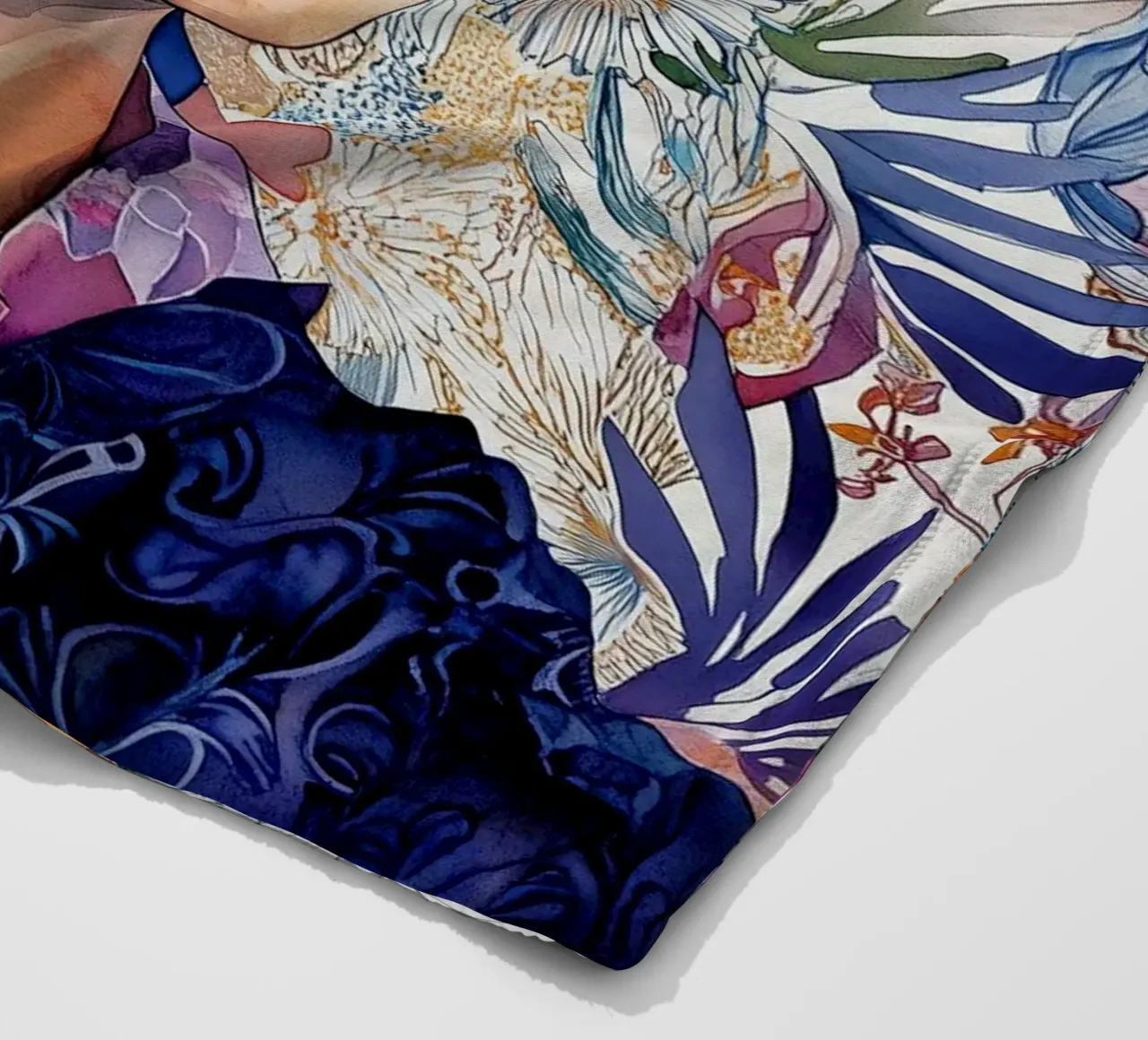 Ritratto di donna con fiori coperta in pile da Justyna Jaszke JBJart
