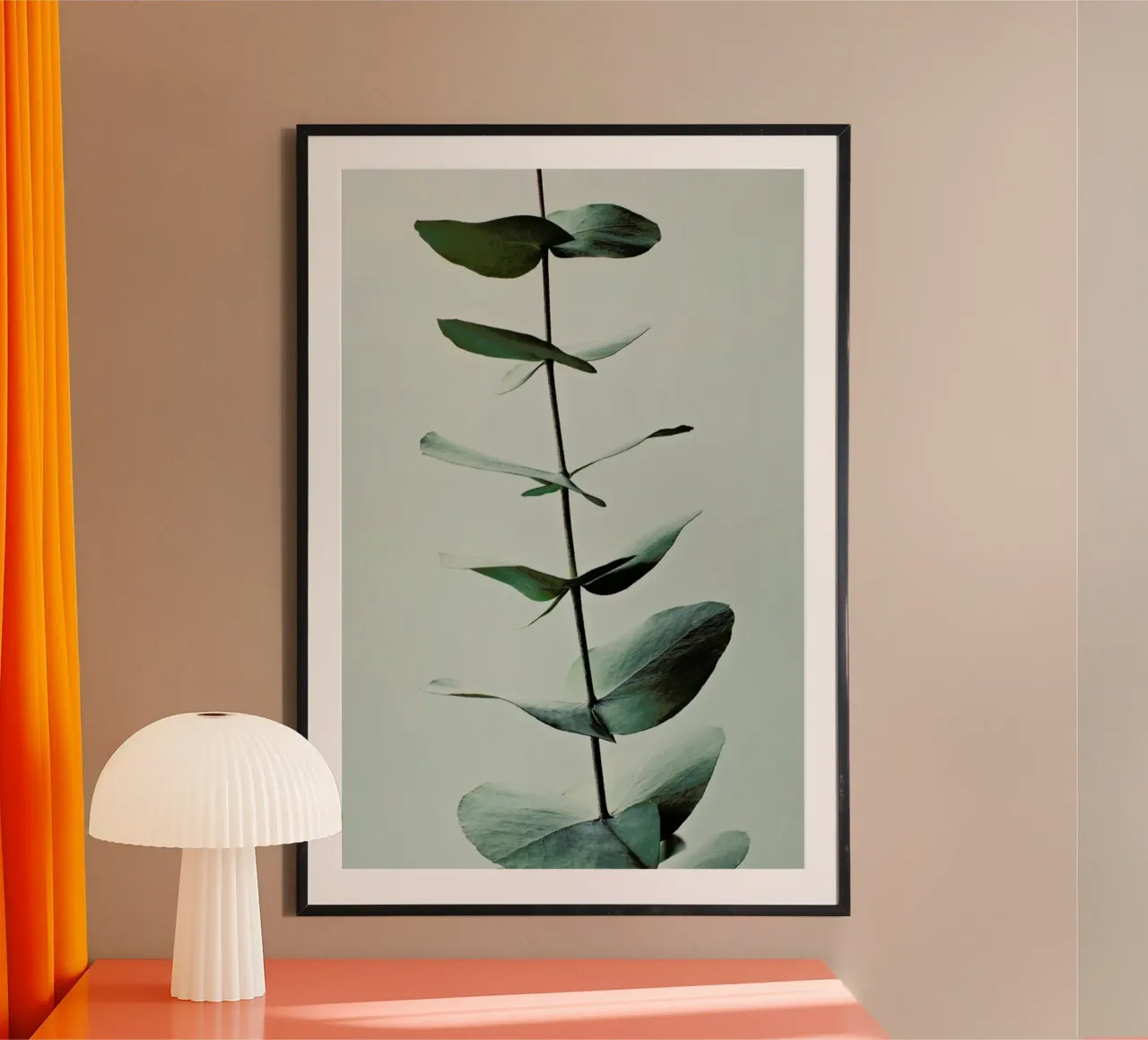 Eucalyptus Green poster con telaio in plastica da Monika Strigel