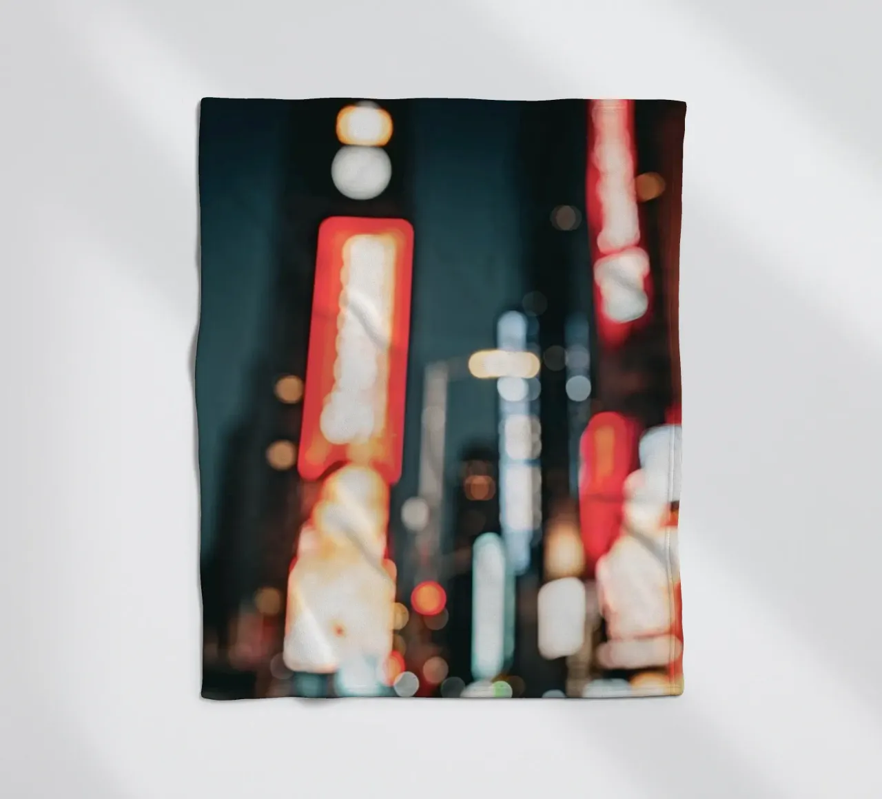 Times Square coperta in pile da Flo Klein