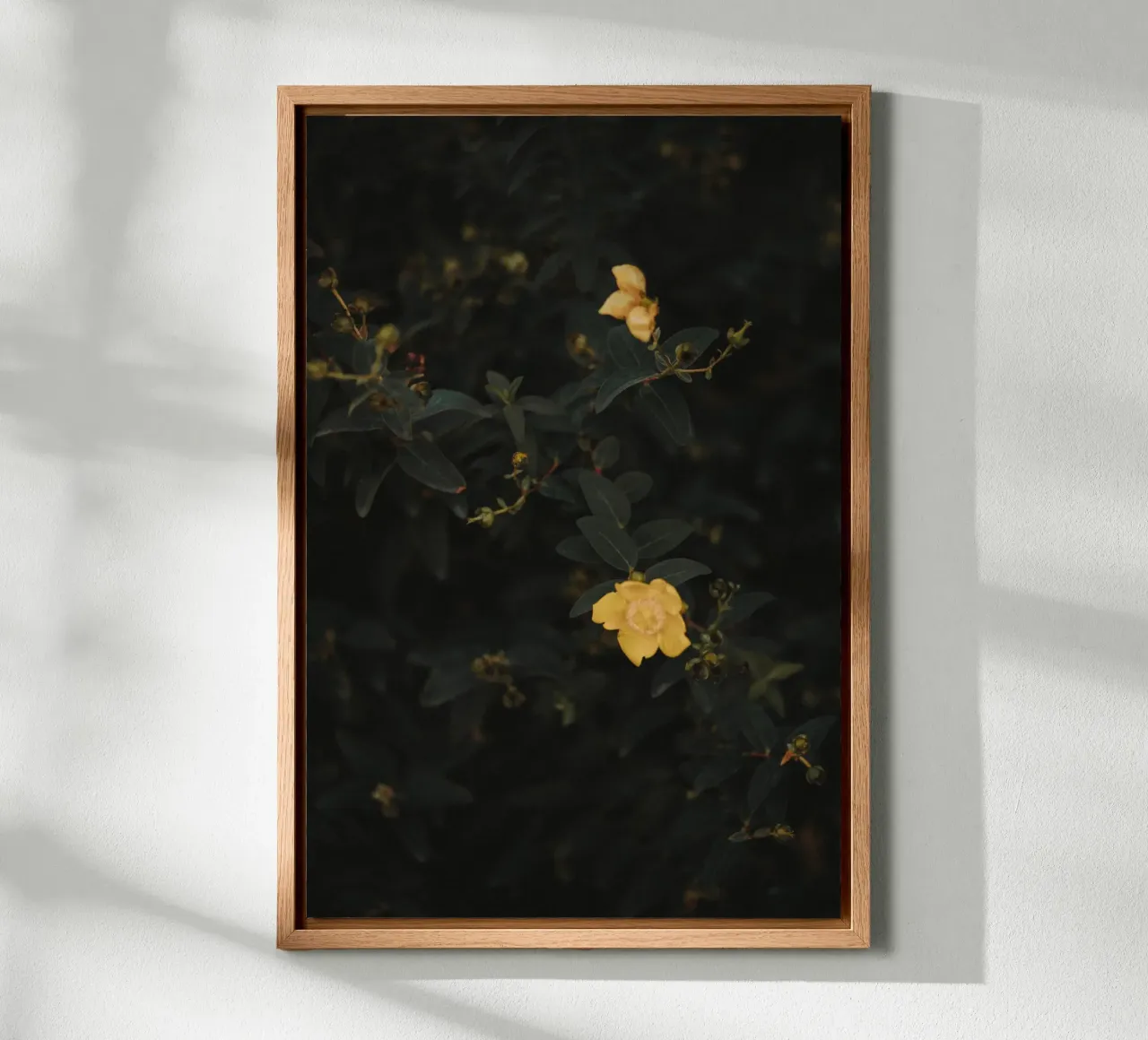 Moody Flowers Pt. II tela con Cornice a cassetta da selfieswithlove