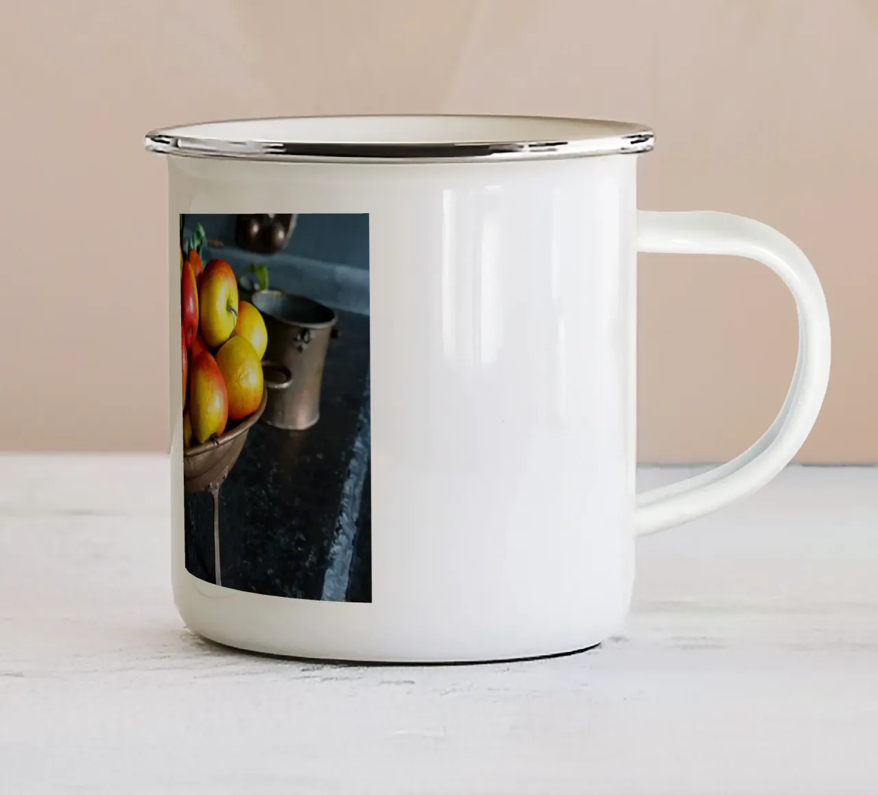Natura morta tazza in smalto da Massimo Frascogna