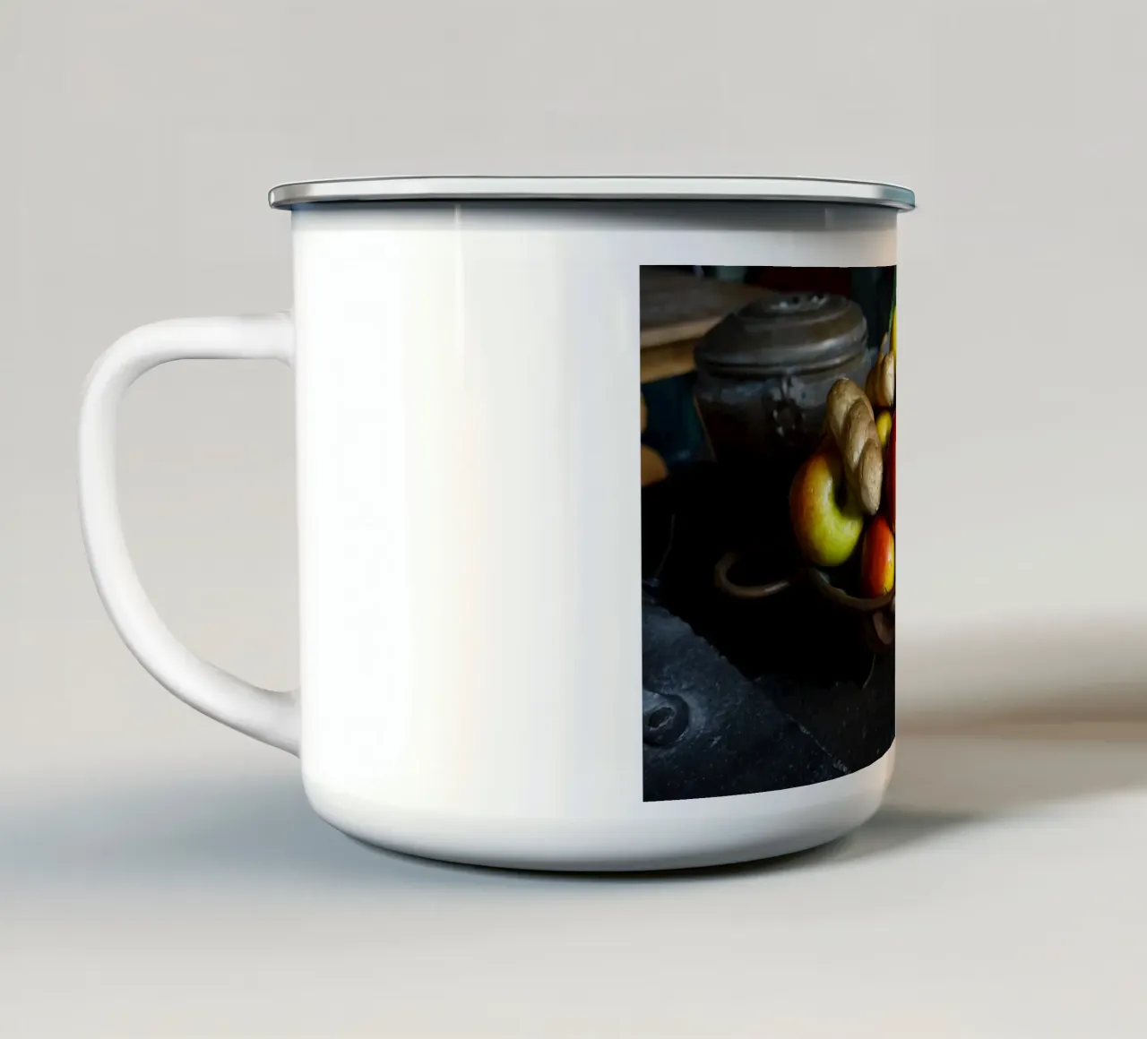 Natura morta tazza in smalto da Massimo Frascogna