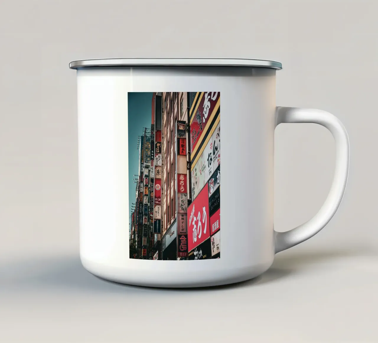 Tokyo Schilder tazza in smalto da Flo Klein