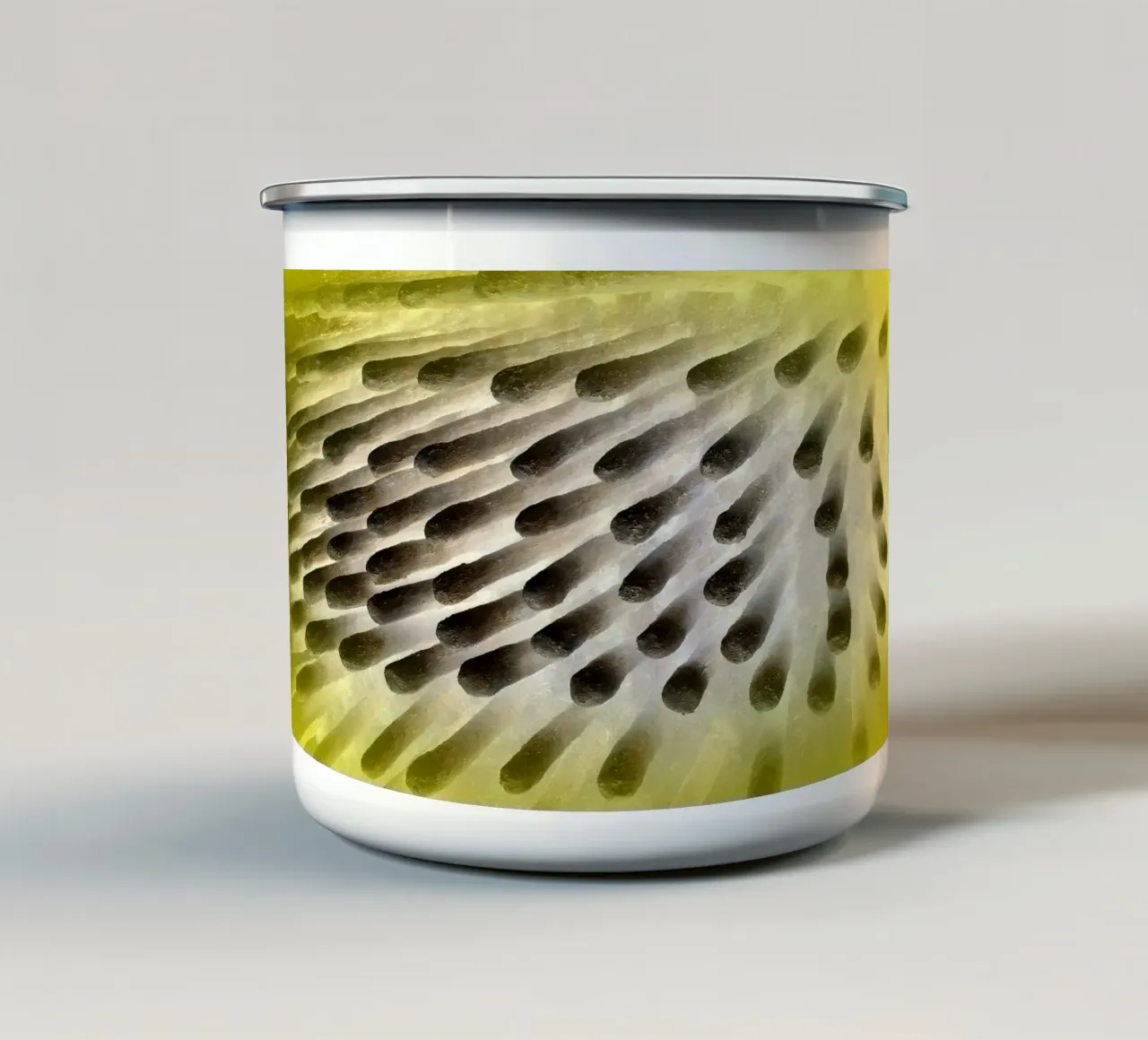 Nero e giallo tazza in smalto da Massimo Frascogna