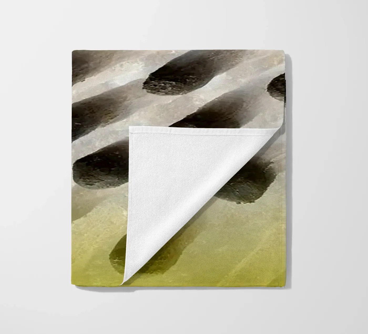 Black and yellow beach towel by Massimo Frascogna