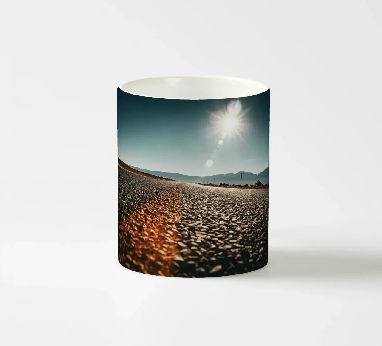 Asphalt tazza in ceramica da Flo Klein