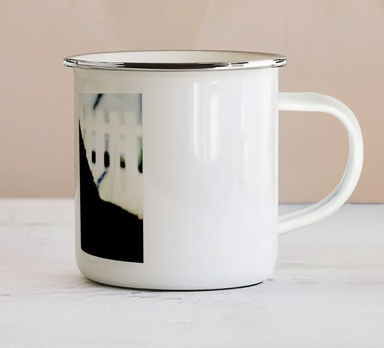 Gatto nero tazza in smalto da Massimo Frascogna