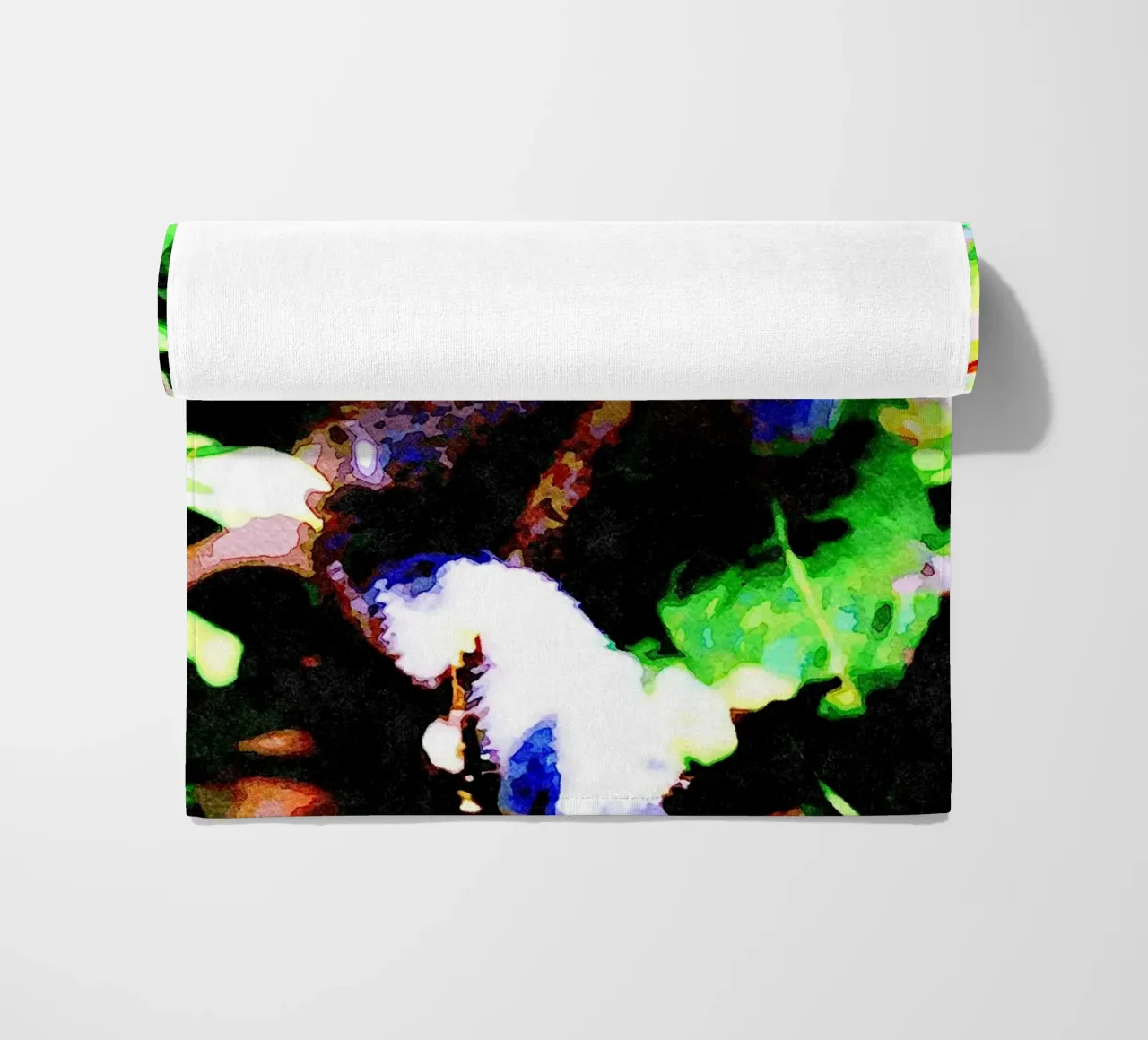 Chaton dans le vert serviette de plage de Massimo Frascogna
