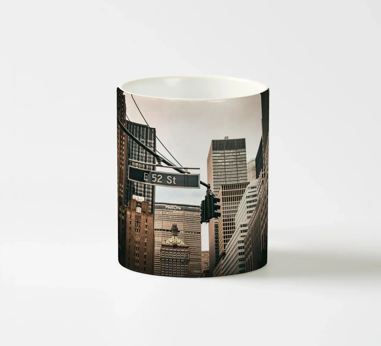 New York tazza in ceramica da Flo Klein