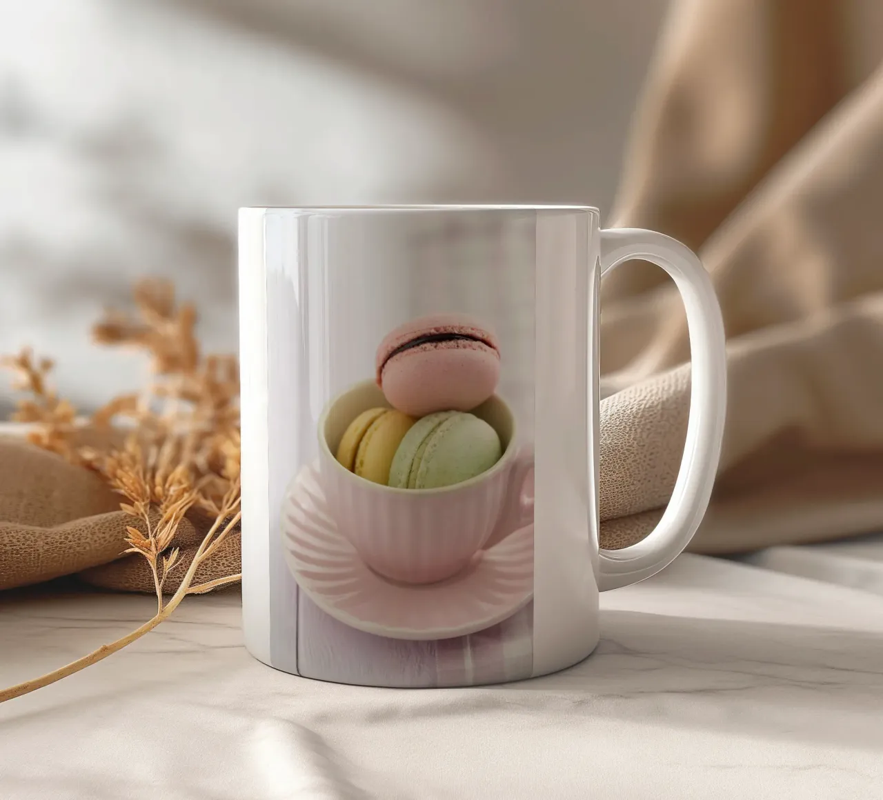 Macarons in tazza tazza in ceramica da foodphotolove