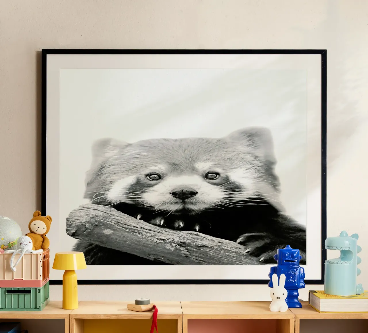 Panda rosso poster da Monika Strigel