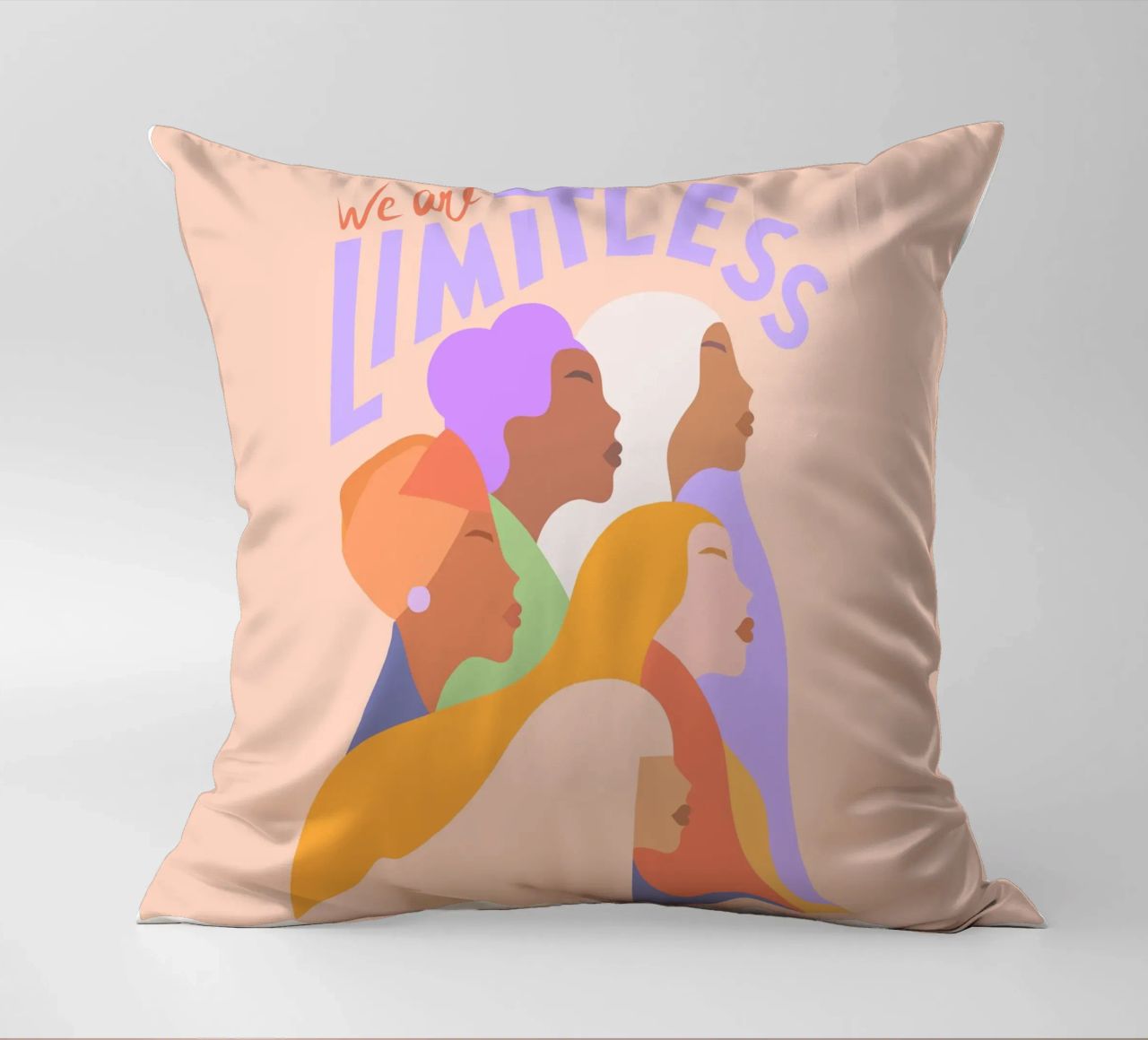 Journée internationale de la femme - Girl power "We are limitless" (Nous sommes illimitées) coussin de Dominique Vari