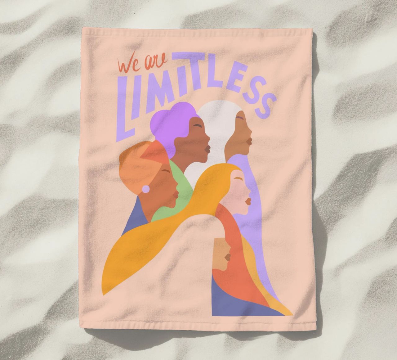 Journée internationale de la femme - Girl power "We are limitless" (Nous sommes illimitées) serviette de plage de Dominique Vari
