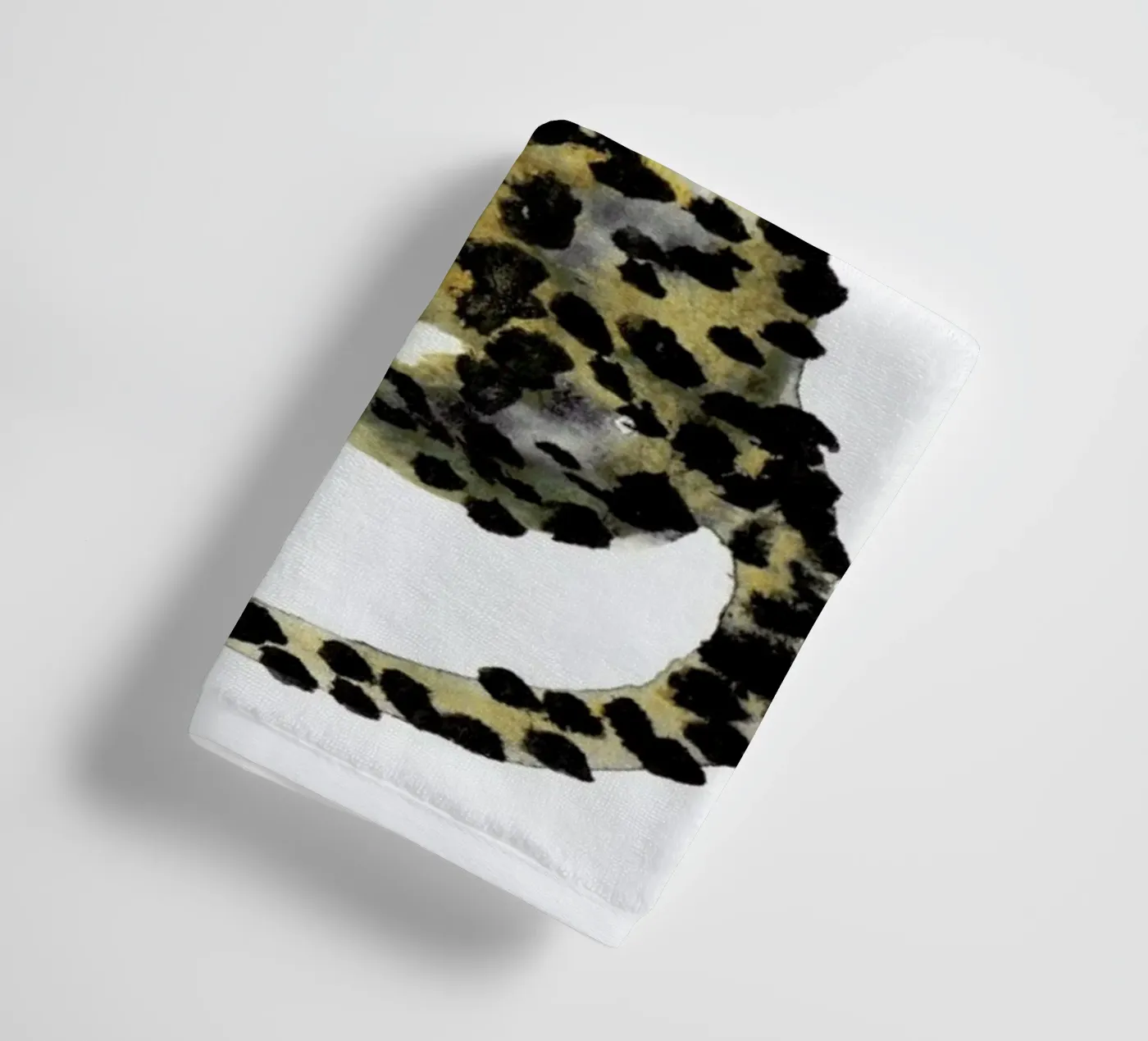 Leopard II towel by Farina Kuklinski