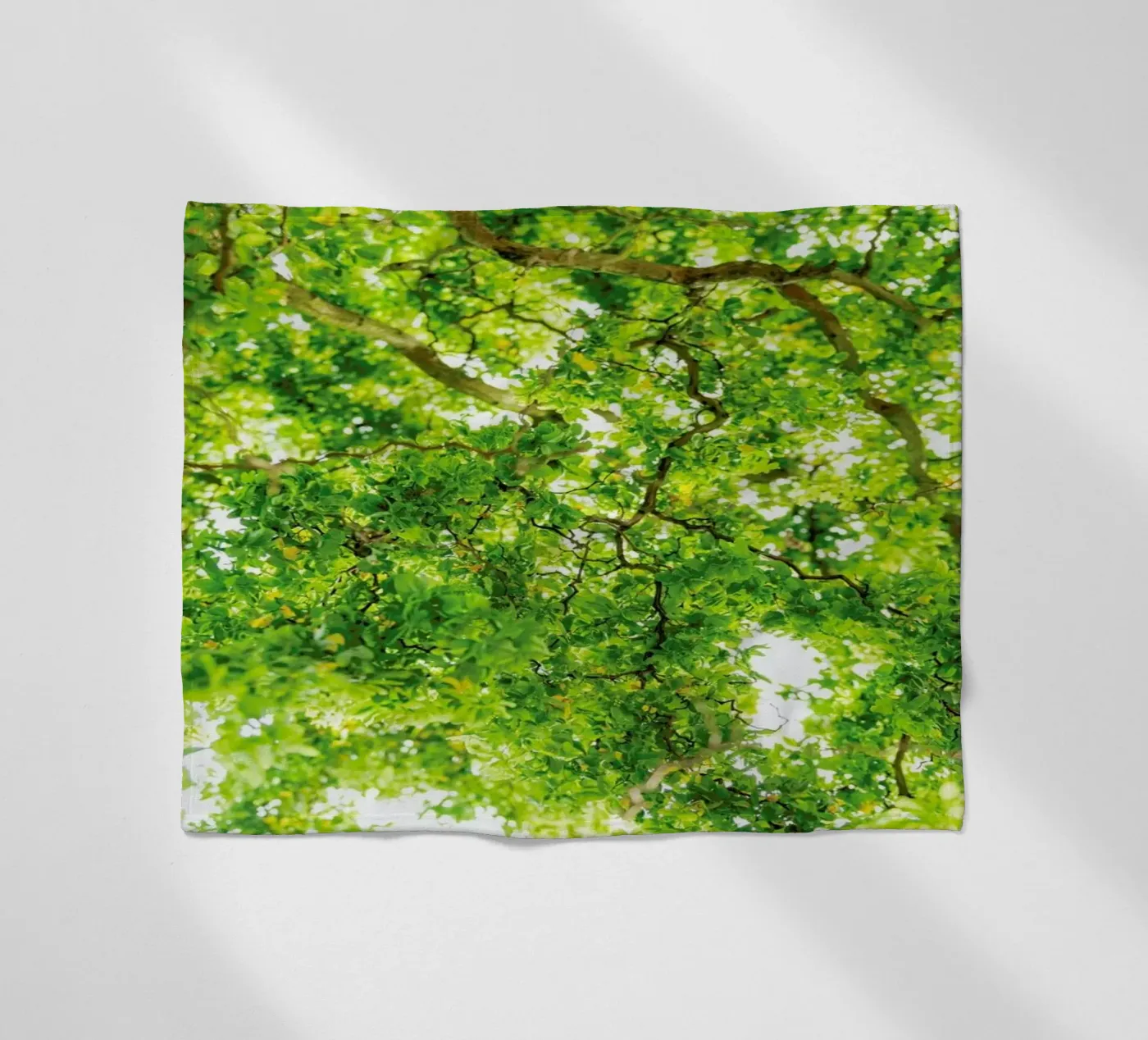 Hazel Tree Fleecedecke von Curious Collections by Marielle Leenders