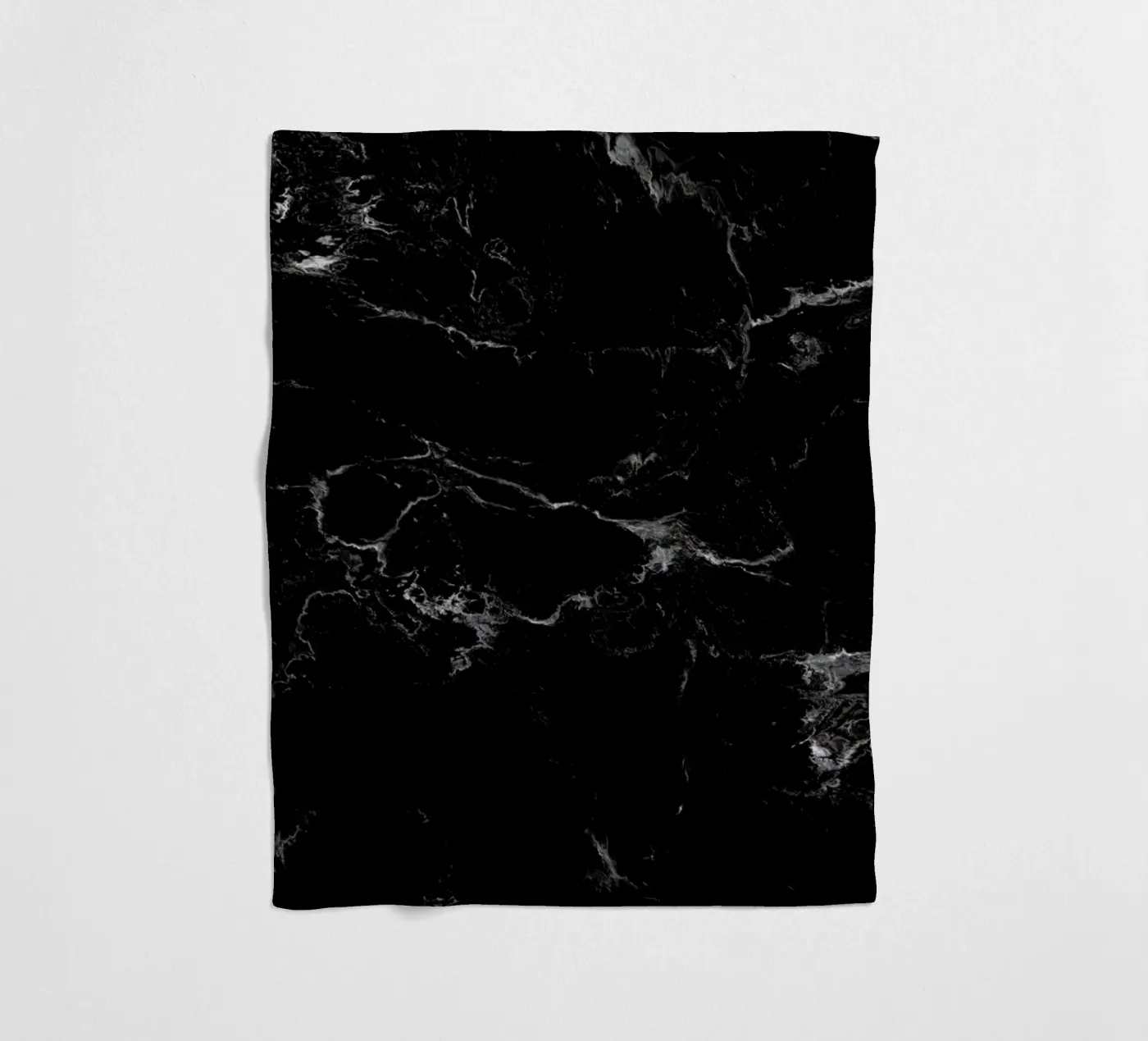 Schwarzer Marmor Fleecedecke von Amy & Kurt