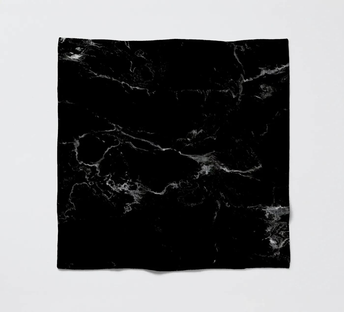 Schwarzer Marmor Fleecedecke von Amy & Kurt