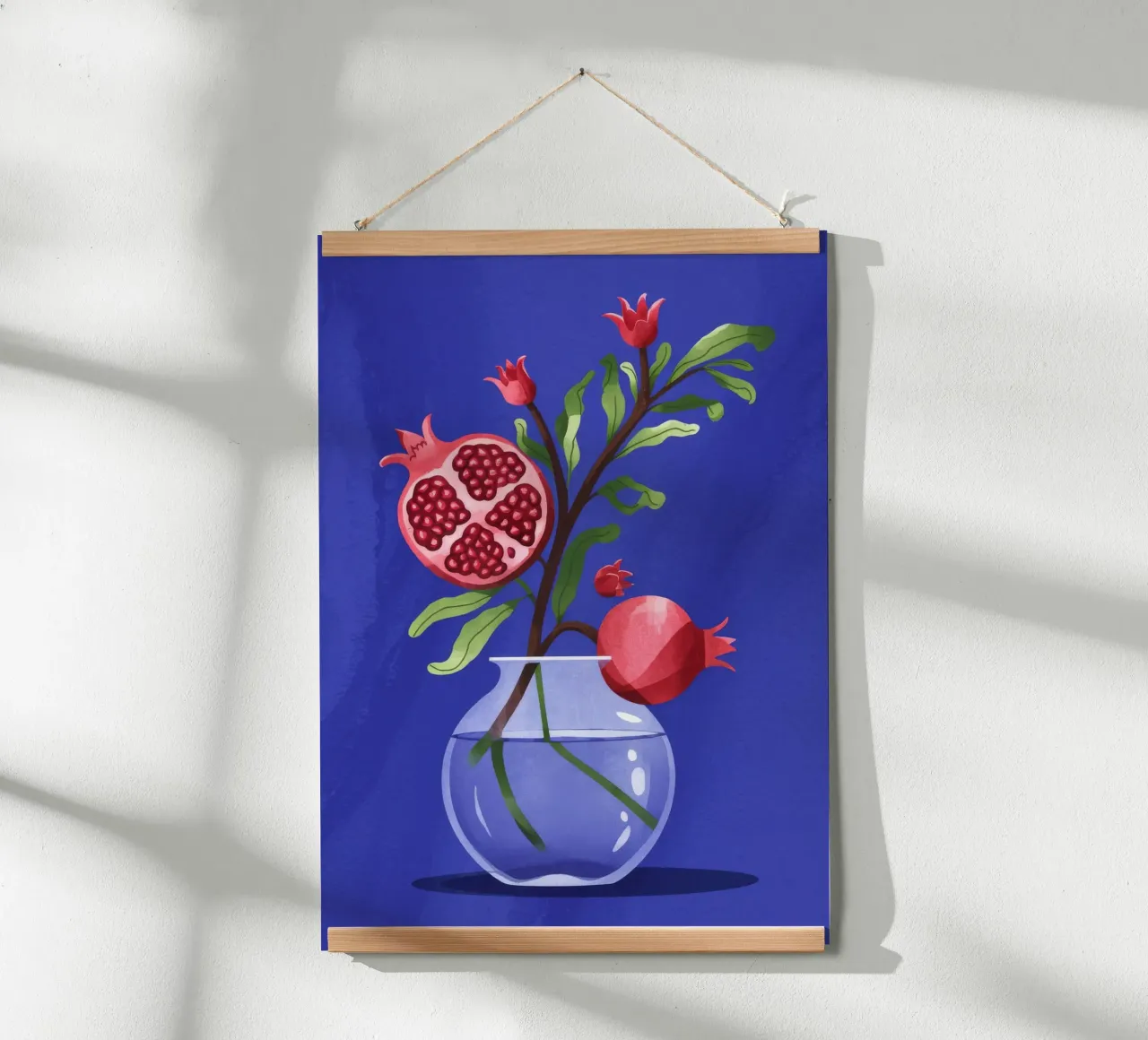 Vaso con ramo di melograno poster con telaio in legno da Demar Galleria