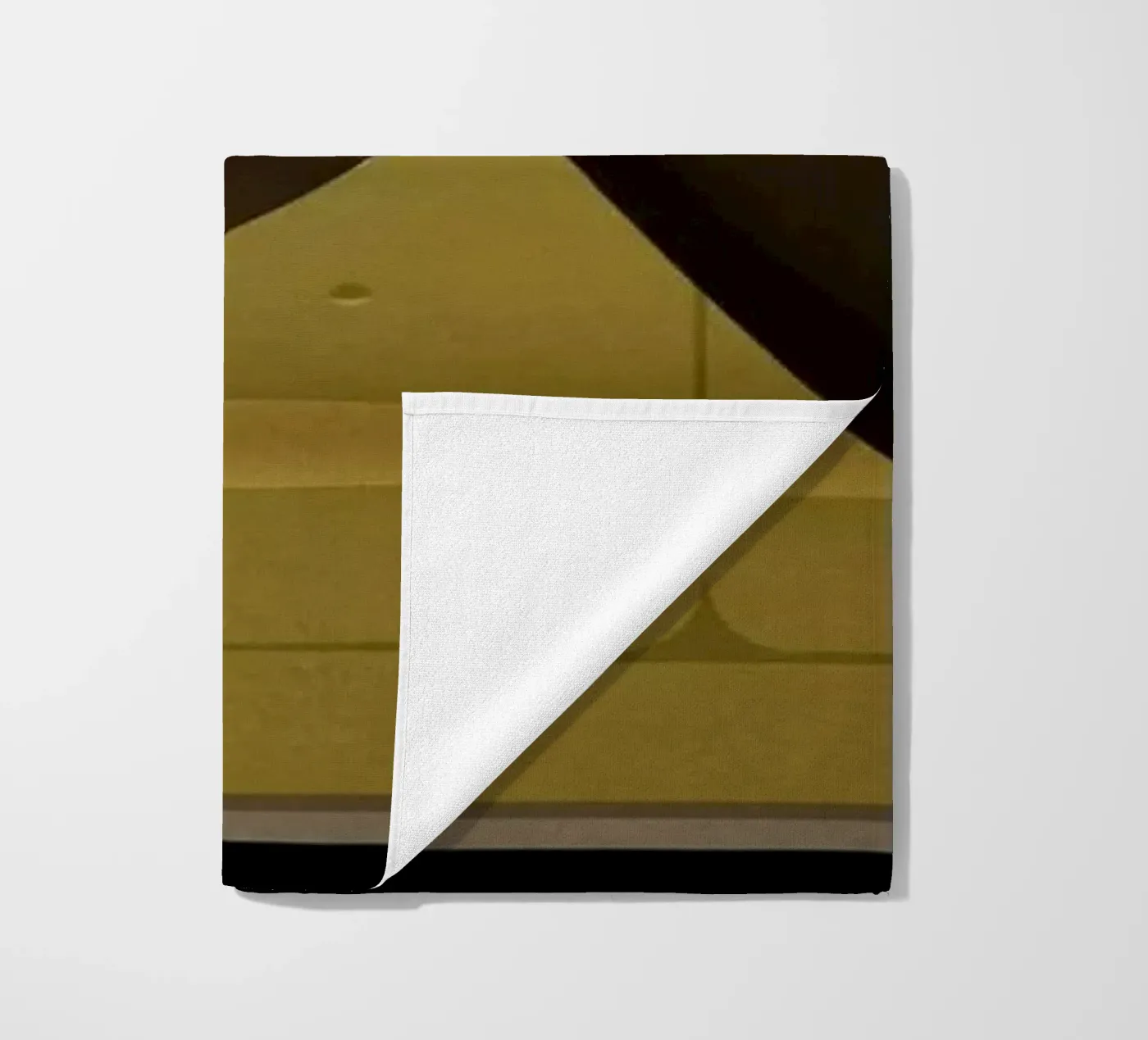 Yellow Sofa telo mare da Lesja Chernish