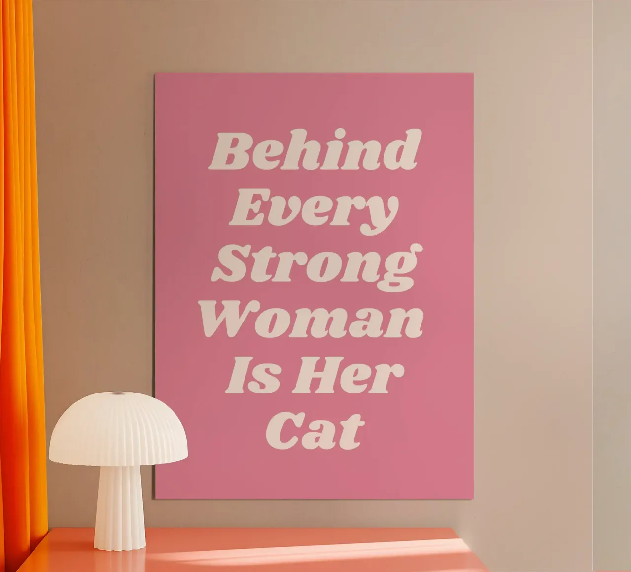 Hinter jeder starken Frau steht ihre Katze Zitat (Rosa Ton) Poster von Paigaam Studio