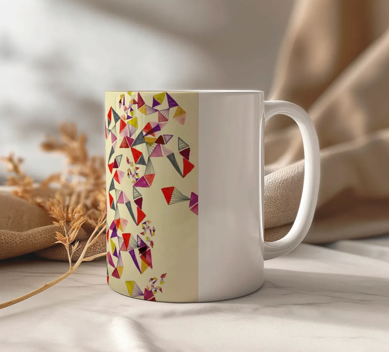 Watercolour triangles tazza in ceramica da Vasare Nar