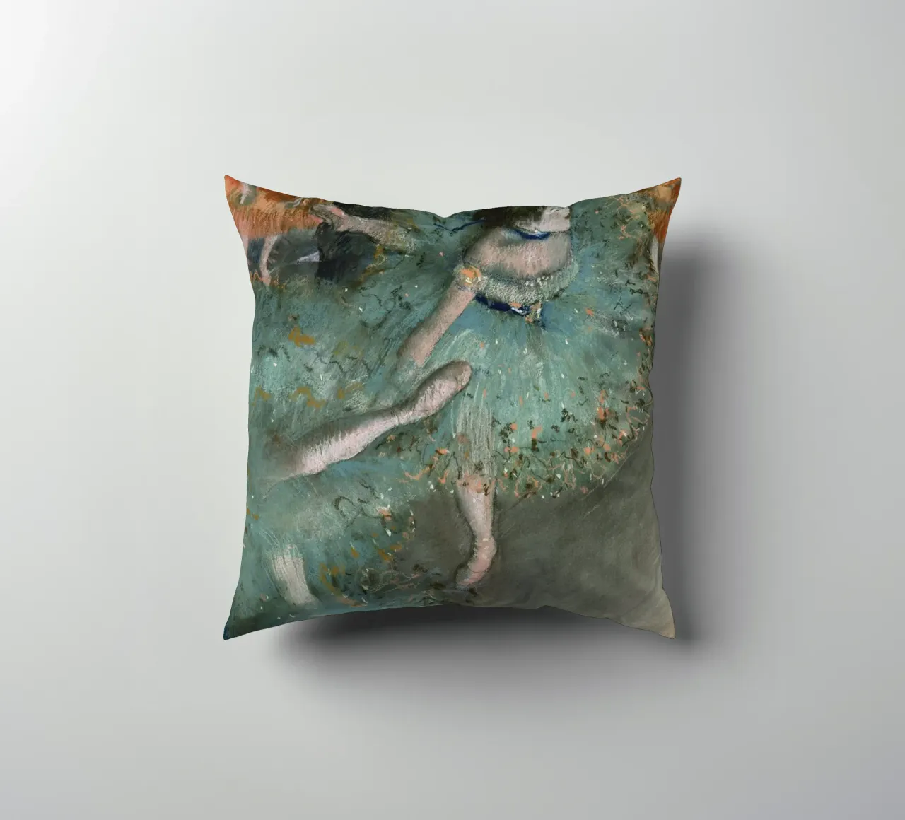 Edgar Degas - Ballerina ondeggiante cuscino da Timeless Artworks