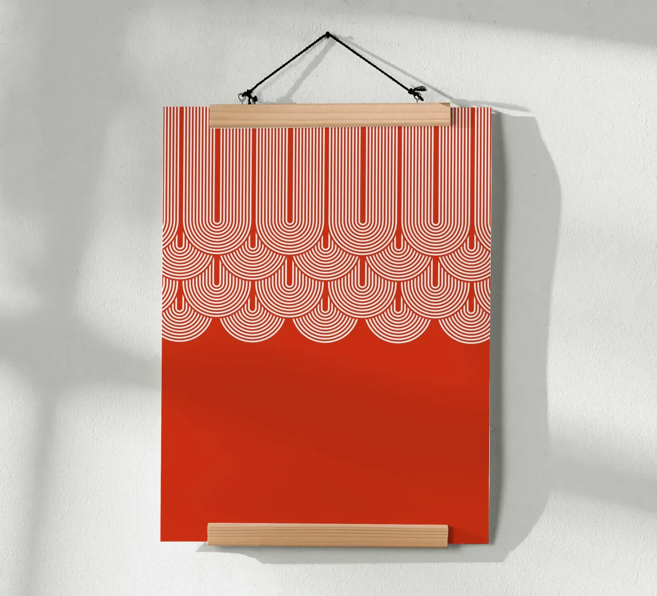 Mid-Century Modern Arch Red poster con telaio in legno da showmemars