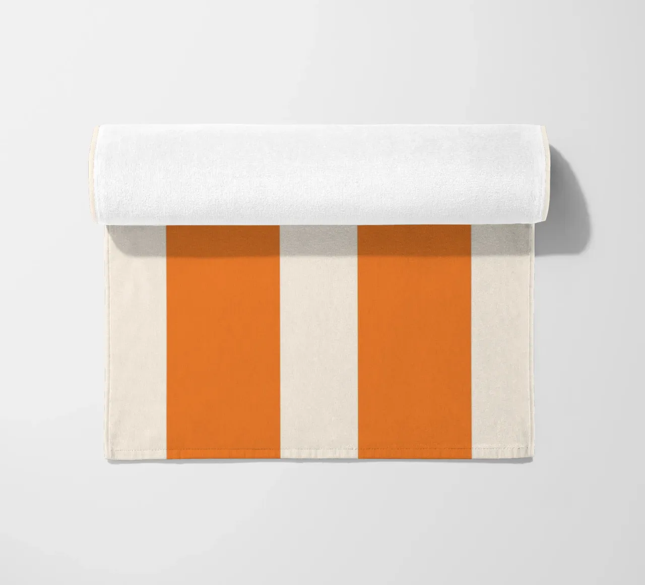 "Warm Stripes" – Orange & Beige Minimalist Print telo mare da PrintCessStudio