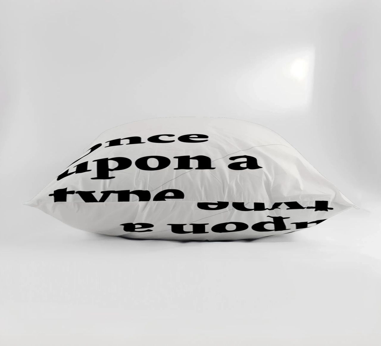 Once upon a type cuscino da Stefano Joker Lionetti