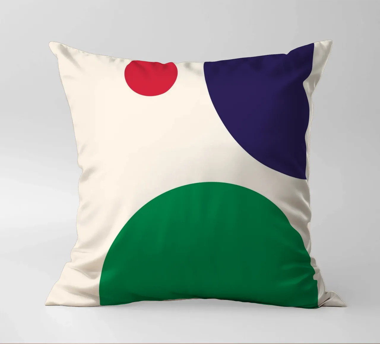 Dynamic Bauhaus Geometric Art Print – Bold Blue, Red & Green cuscino da PrintCessStudio