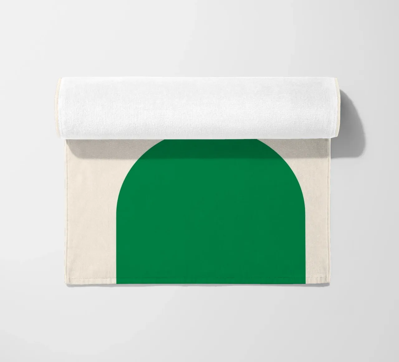 Dynamic Bauhaus Geometric Art Print – Bold Blue, Red & Green telo mare da PrintCessStudio