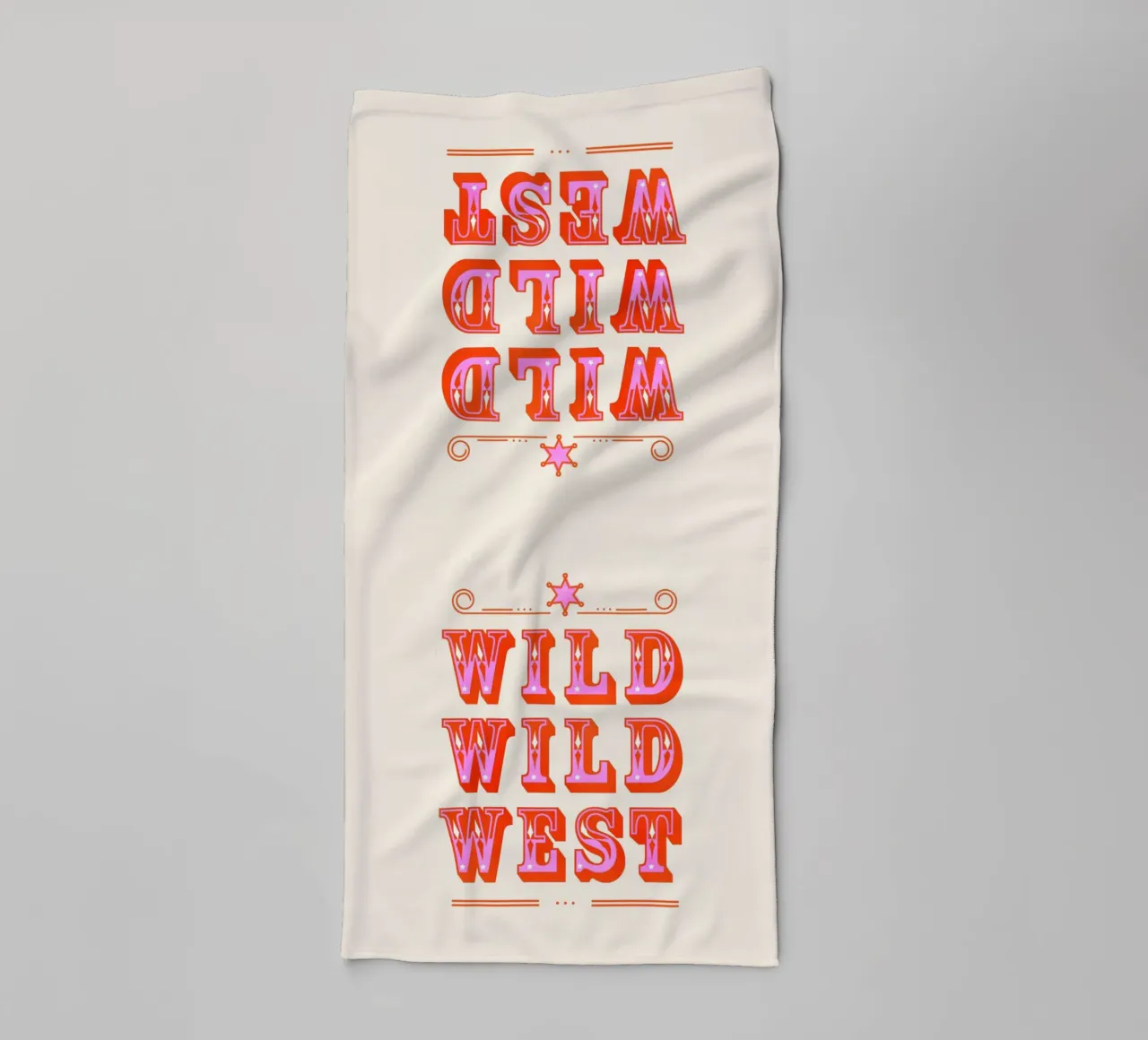 Retro Wild West Typography Art in Pink asciugamano da bagno da showmemars